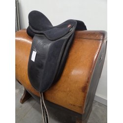 Cl. House Dressursadle Bred Bom 16,5"