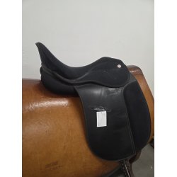 Cl. House Dressursadle Bred Bom 16,5"