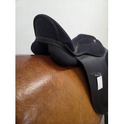 Cl. House Dressursadle Bred Bom 16,5"