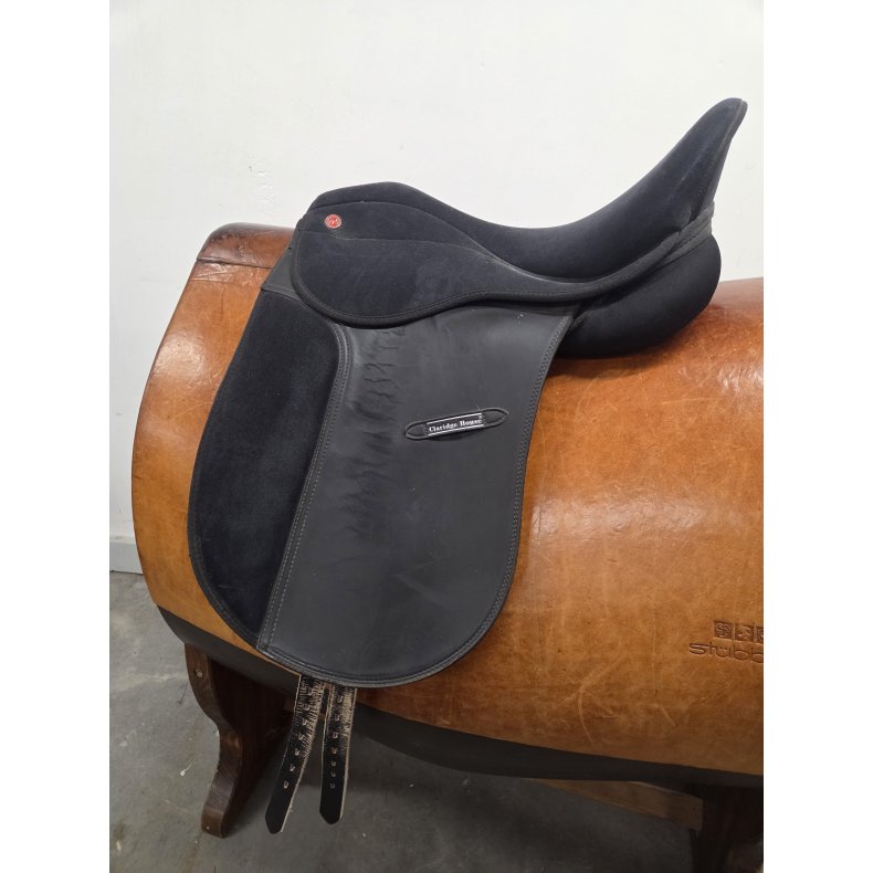 Cl. House Dressursadle Bred Bom 16,5"