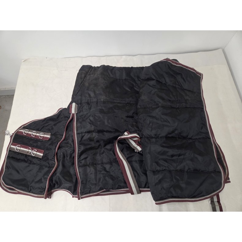 Staldd�kken med fast hals str. 135