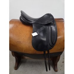 St�ben Roxanne Dressursadel  17" Bom 32 47 cm. i anl�gsflade