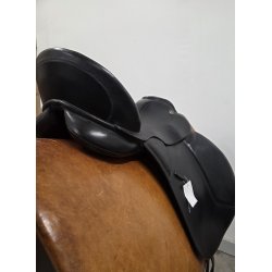 Kieffer Marster Dressursadel 17"  Smal Bom ca. 45 cm. i anl�gsflade