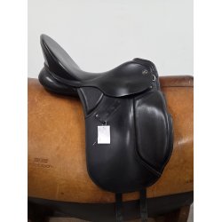 Kieffer Marster Dressursadel 17"  Smal Bom ca. 45 cm. i anl�gsflade