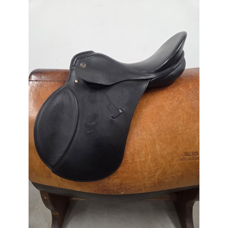 Kieffer Aachen Springsadel 17" Smal Bom ca. 44 cm. i anl�gsflade