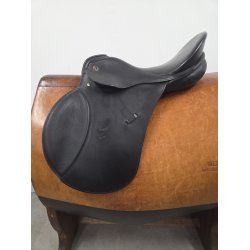 Kieffer Aachen Springsadel 17" Smal Bom ca. 44 cm. i anl�gsflade
