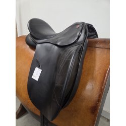 ClaridgeHouse Dressursadel 17" Sort Kopjern (Kan skiftes) Anl�gsflade p� 45 cm.