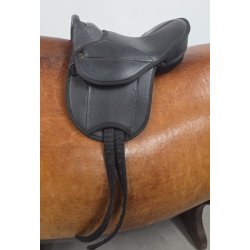 Pony Sadel 11 cm. i Bom og ca. 31 cm. i Anl�gsflade