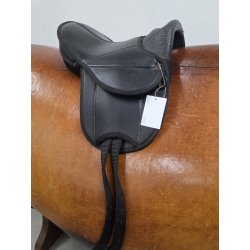 Pony Sadel 11 cm. i Bom og ca. 31 cm. i Anl�gsflade