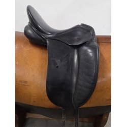 Kentaur Dressursadle 17,5" Mellem-Bred Bom Anl�gsflade p� 46 cm. Inkl. Overtr�k