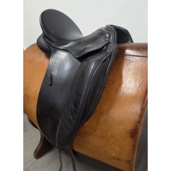 Kentaur Dressursadle 17,5" Mellem-Bred Bom Anl�gsflade p� 46 cm. Inkl. Overtr�k