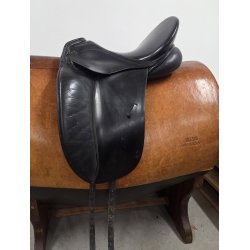 Kentaur Dressursadle 17,5" Mellem-Bred Bom Anl�gsflade p� 46 cm. Inkl. Overtr�k