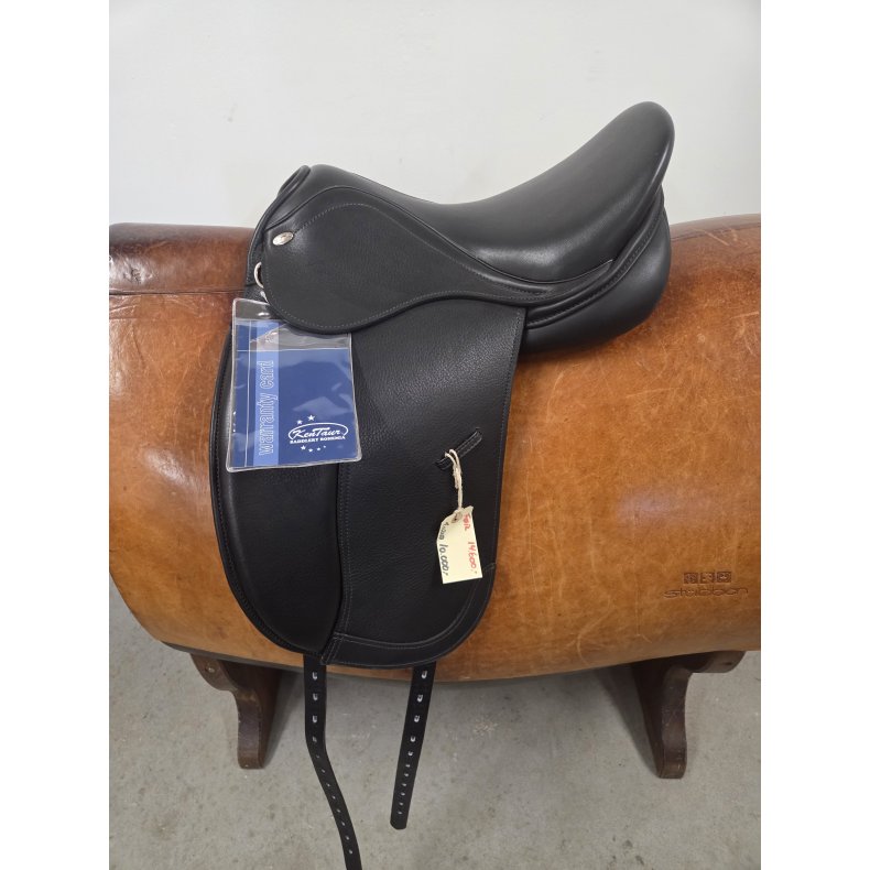 Kentaur Pony Dressur 15" Bomvidde 2 38 cm. i anl�gsflade. TILBUD 10.000 Kr.