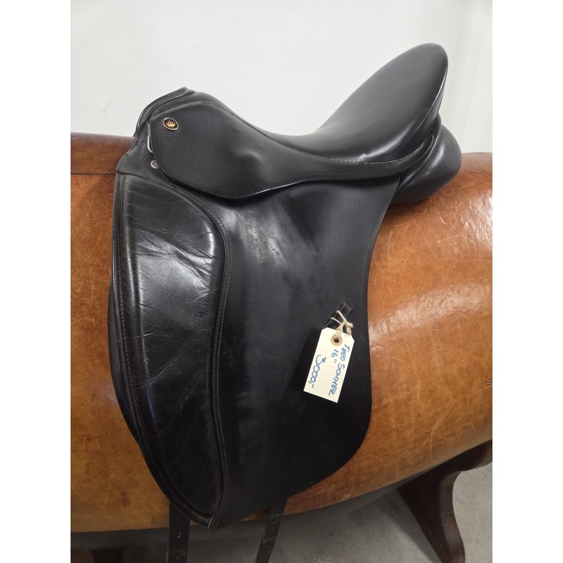 Theo Sommer Magnus Dressur 16" Smal Bom 45 cm. i anl�gsflade. 3.000 Kr