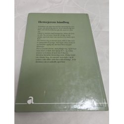 Bog Hesteejerens h�ndbog Af Dinny Lund