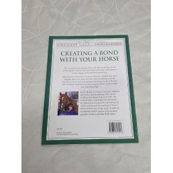 Creating a Bond with Your Horse Af Kelly Marks