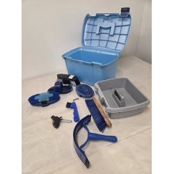 Striglekasse (Med Skade) Inkl. H�ngel�s, 2 Stive B�rster, Kard�sk, Gummignubber, Svedskraber, Hovrenser og Plastikstrigle