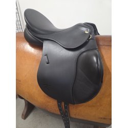 Kentaur Apollon Springsadle 17,5" Bom Str. 4 Anl�gsflade 44 cm. Brugt Kun 8 Gange Inkl. Originalt Overtr�k.