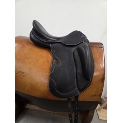 Prestige Passion Dressursadle 17" H�vet 2 cm. Bagtil. 46 cm. Anl�gsflade Smal-mellem Bom Brugt 5 Gange Fremst�r Som Ny