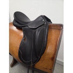 Prestige Passion Dressursadle 17" H�vet 2 cm. Bagtil. 46 cm. Anl�gsflade Smal-mellem Bom Brugt 5 Gange Fremst�r Som Ny