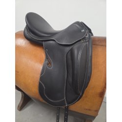 Prestige Passion Dressursadle 17" H�vet 2 cm. Bagtil. 46 cm. Anl�gsflade Smal-mellem Bom Brugt 5 Gange Fremst�r Som Ny