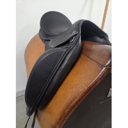 Prestige Passion Dressursadle 17" H�vet 2 cm. Bagtil. 46 cm. Anl�gsflade Smal-mellem Bom Brugt 5 Gange Fremst�r Som Ny