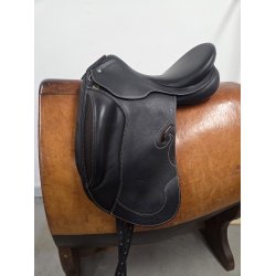 Prestige Passion Dressursadle 17" H�vet 2 cm. Bagtil. 46 cm. Anl�gsflade Smal-mellem Bom Brugt 5 Gange Fremst�r Som Ny