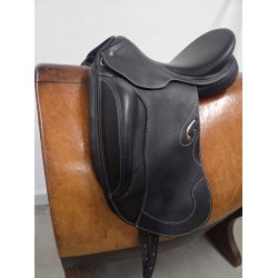 Prestige Passion Dressursadle 17" H�vet 2 cm. Bagtil. 46 cm. Anl�gsflade Smal-mellem Bom Brugt 5 Gange Fremst�r Som Ny