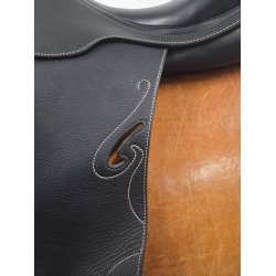 Prestige Passion Dressursadle 17" H�vet 2 cm. Bagtil. 46 cm. Anl�gsflade Smal-mellem Bom Brugt 5 Gange Fremst�r Som Ny