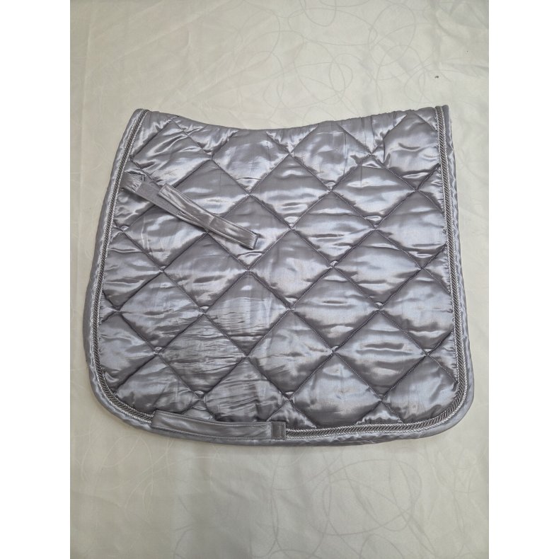 Eskadron Satin Dressurunderlag 17"