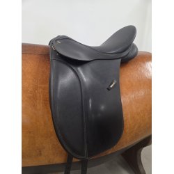 Wintec Dressursadle 17" med Hvidt Kopjern Anl�gsflade 43 cm Flot og Velholdt