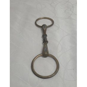 Tredelt bid 13,5 cm.