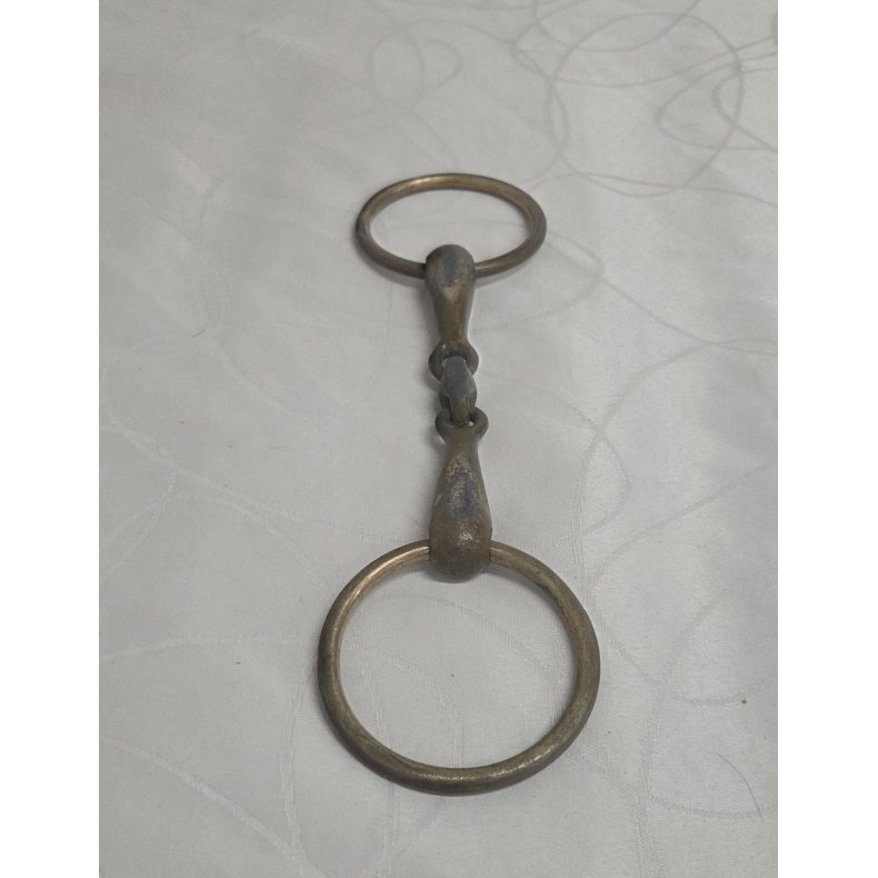 Tredelt bid 13,5 cm.