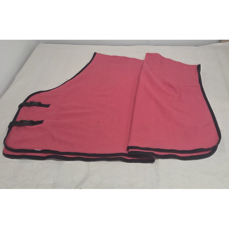 Fleece T�ppe med sort frontlukning Str. 110 