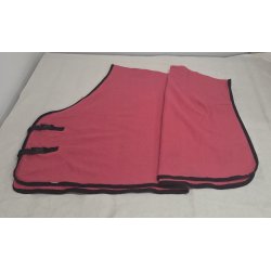 Fleece T�ppe med sort frontlukning Str. 110 