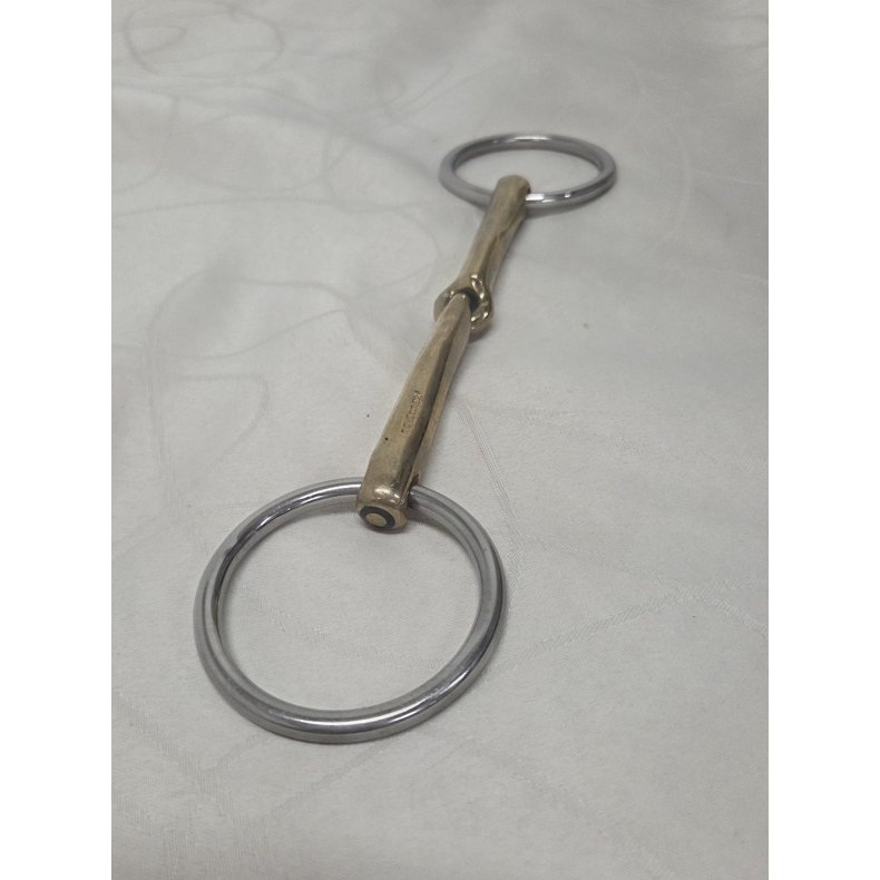 Todelt Smalt bid 14,5 cm.