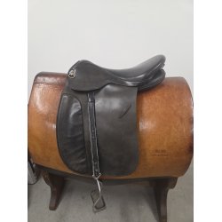 Astund Isl�nder Sadle Mellemdyb s�de, Stoppet med uld, 17" Medium Bom 48 cm. i anl�gsflade
