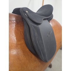 Globus Sadle 15,5" Sort Kopfjern 39 cm. i anl�gsflade.