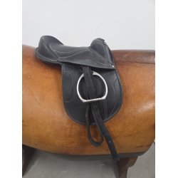B�rnesadle / Ponypude inkl. nylonremme og b�jler 