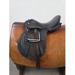 B�rnesadle 15" inkl. Rumperem, Stigremme og b�jler Mellem-Bred Bom