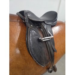 B�rnesadle 15" inkl. Rumperem, Stigremme og b�jler Mellem-Bred Bom