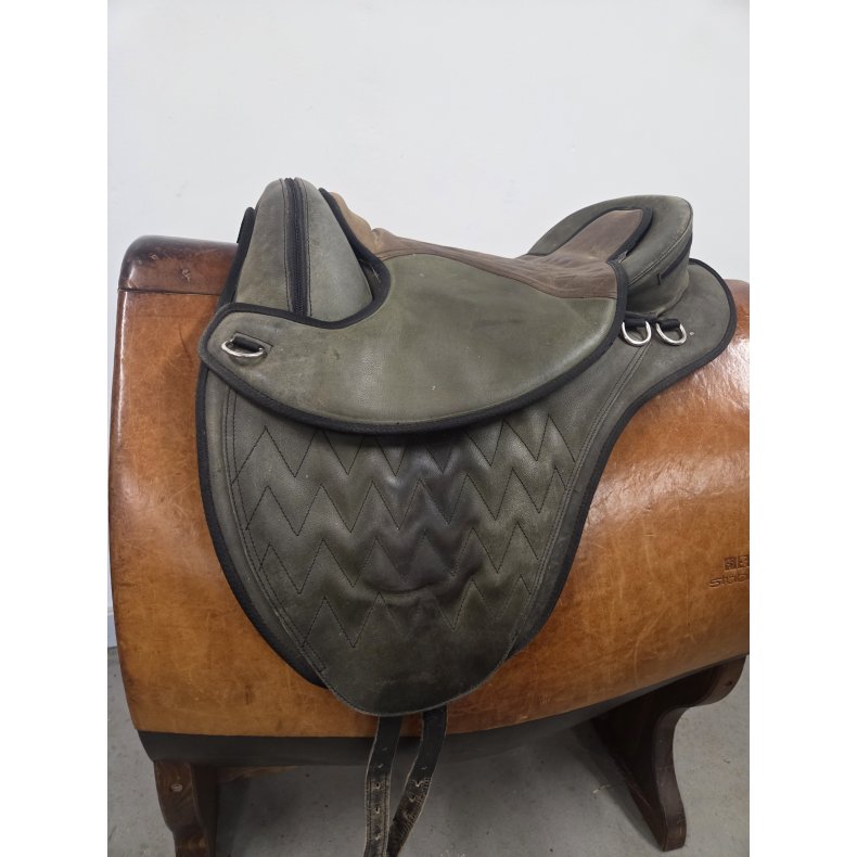 Boml�s sadle 18"