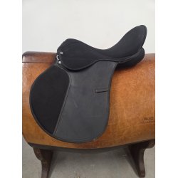 Globus Sadle Bred Bom 17"