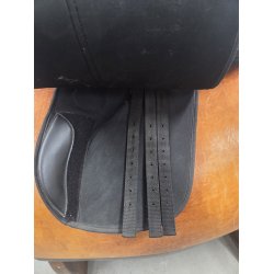 Globus Sadle Bred Bom 17"