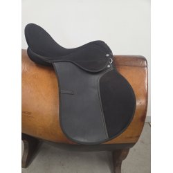 Globus Sadle Bred Bom 17"