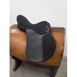 Globus Sadle Bred Bom 17"
