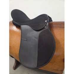 Globus Sadle Bred Bom 17"