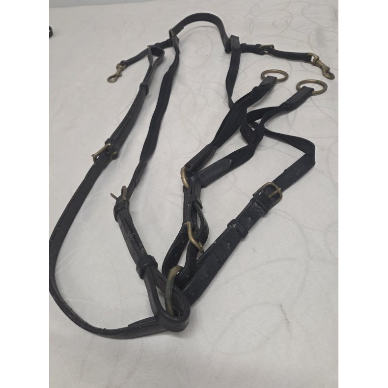 Fort�j med Martingale med guld sp�nder str. Full