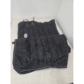 AB Staldd�kken med halv hals 200 g. lille i str. Kun pr�vet p�. Str. 175