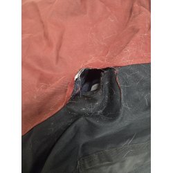Amigo Mio Regnd�kken 0 g. Meget brugt og med en del huller/skader str. 115 cm